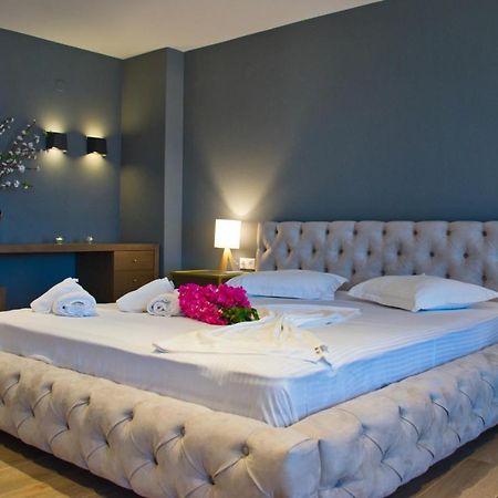 Hotel Viky Сарти Экстерьер фото